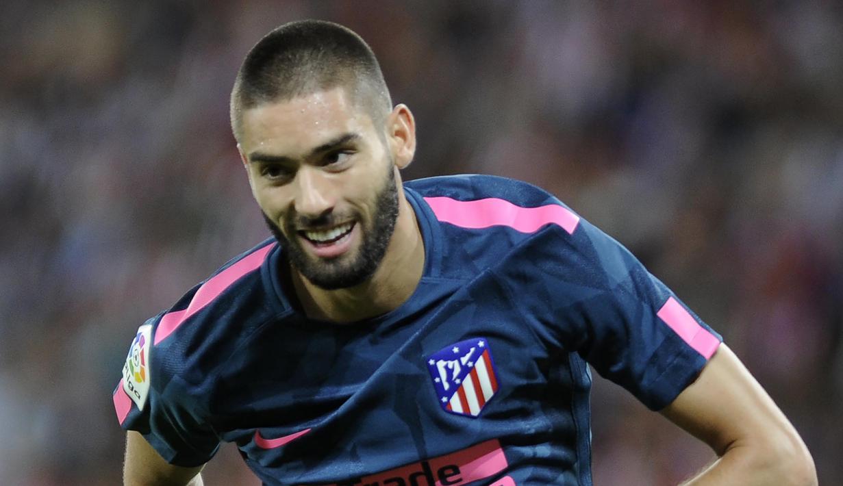 6. Yannick Carrasco – Tahun lalu Rossonerri berminat memboyong pemain Belgia ini. Kabar yang menyebutkan sang pemain tak betah di Liga China bisa menjadi peluang bagi AC Milan merekrutnya. (AFP/Ander Gillenia)