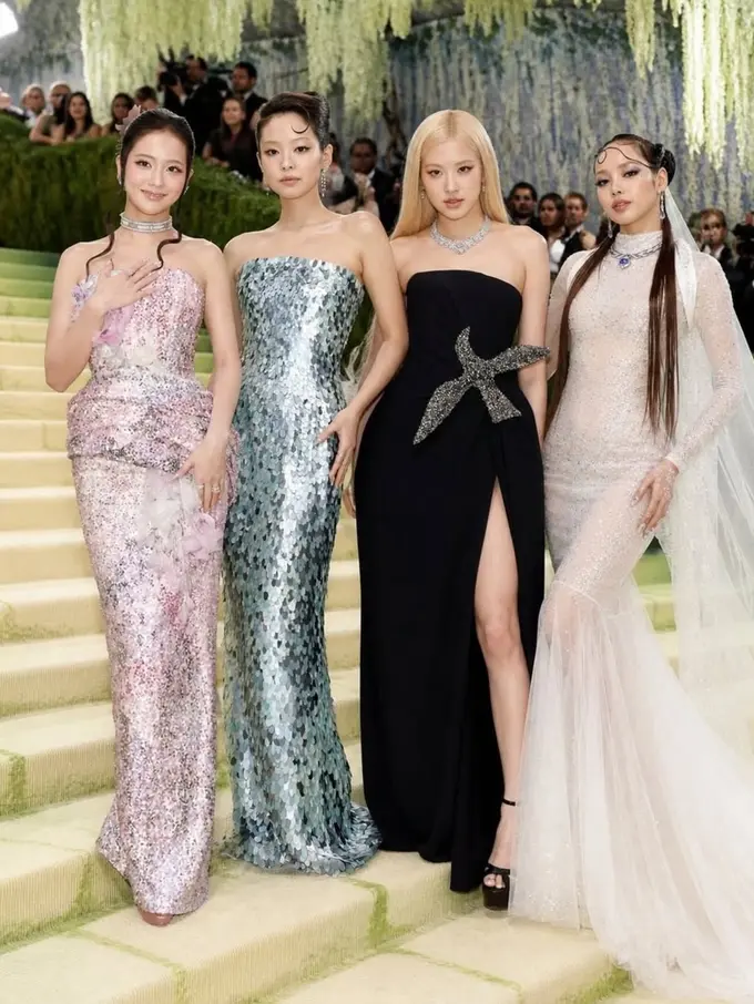 Akhirnya Full Team! BLACKPINK Reuni di Met Gala 2026 dengan Gaun Berkilau