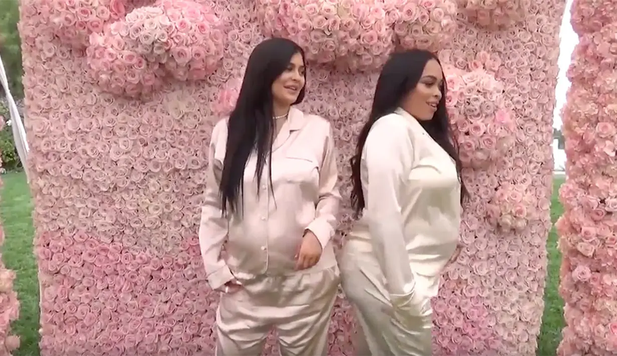 Seperti yang sudah diketahui, Kylie Jenner memang sudah miliki cita-cita menjadi seorang ibu. (youtube)