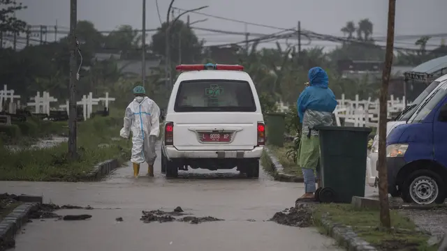 Menengok Makam COVID-19 di TPU Keputih Surabaya