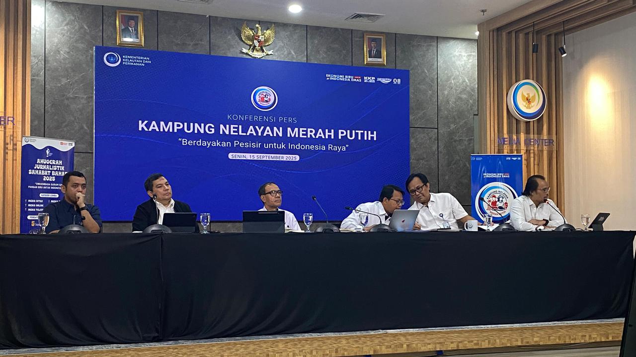 Konferensi Pers Pembangunan Kampung Nelayan Merah Putih