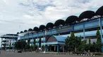 Pemandangan megah Stadion Maguwoharjo dari depan sisi sebelah timur. (Bola.com/Vincentius Atmaja)