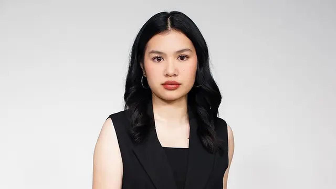 6 Pesona Memikat Vanessa Zee, Kontestan Ajang Pencarian Bakat yang Tampil Feminin dengan Rok Mini