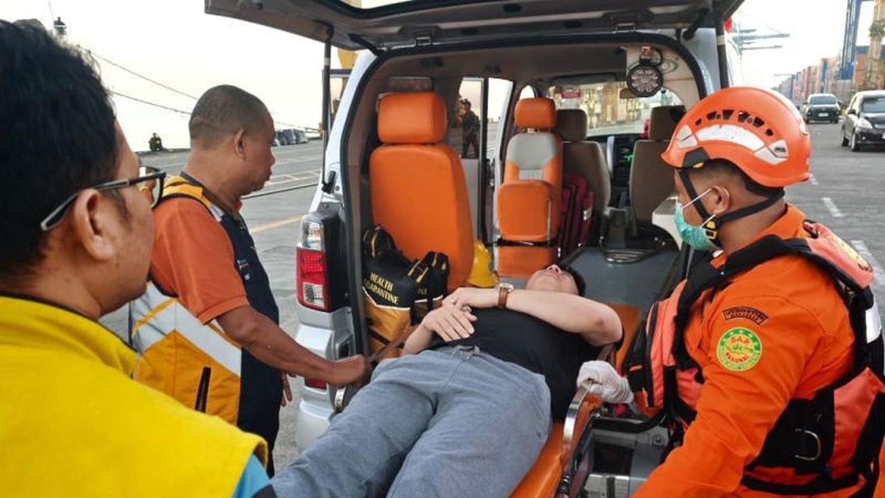 Basarnas Makassar Sigap Evakuasi ABK Asing Sakit Akut di Perairan Pangkep