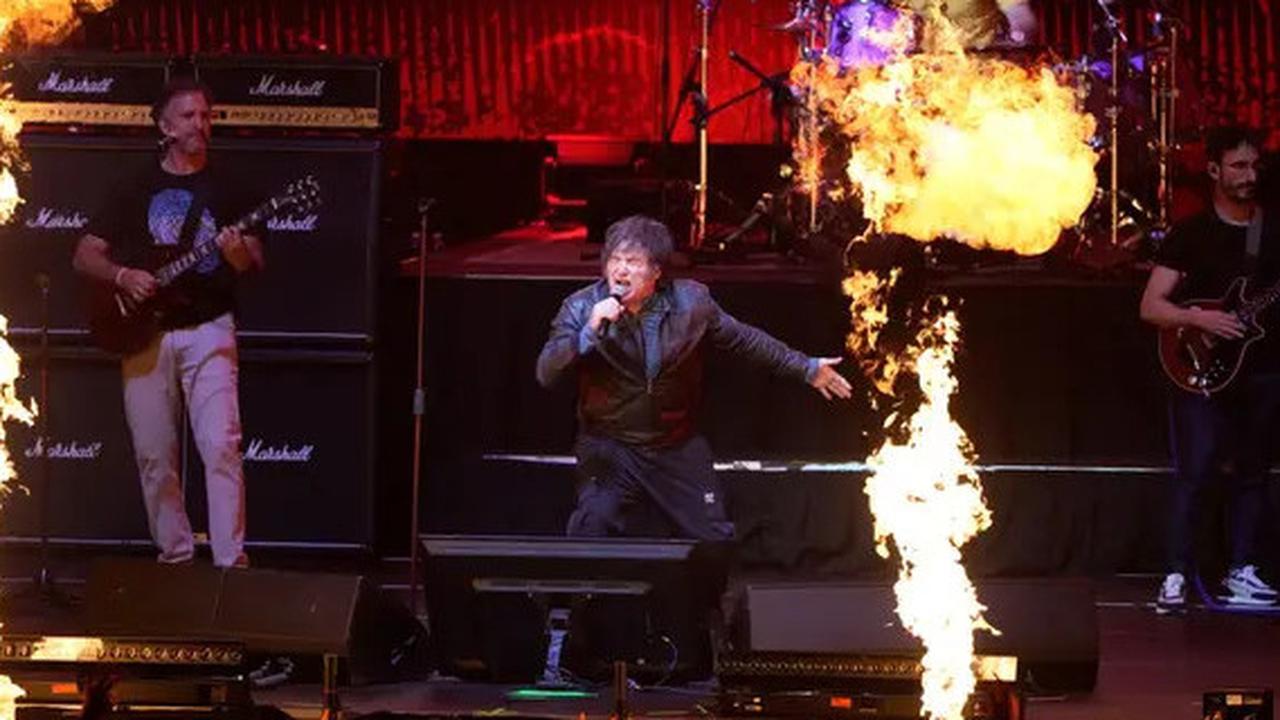 Presiden Argentina Tuai Kritikan karena Bernyanyi di Konser Saat Negara Alami Krisis