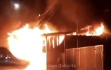 Fakta 10 Unit Damkar Dikerahkan! Kebakaran Rumah Makan Jakarta Barat Dini Hari Berhasil Dilokalisir