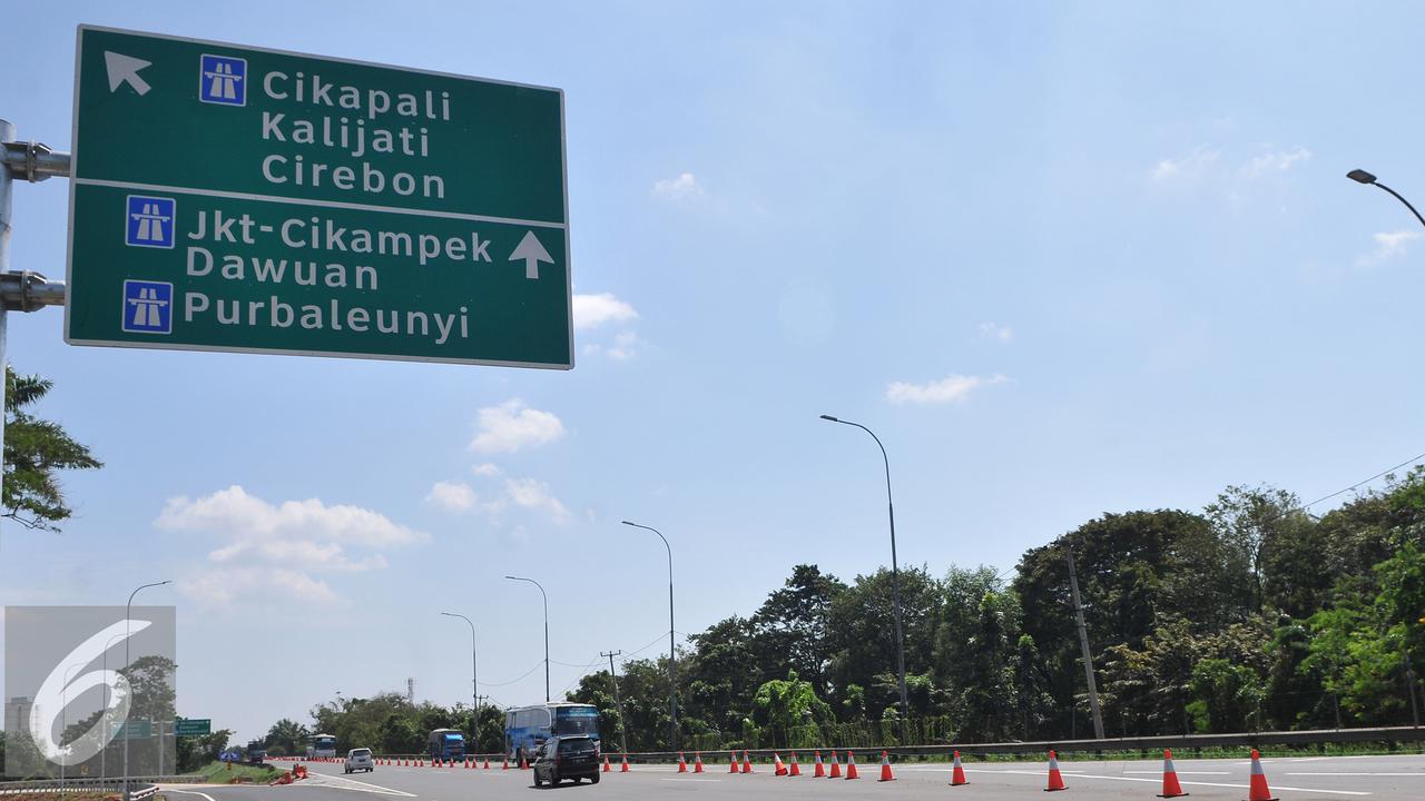 Pembangunan jalan tol layang Jakarta-Cikampek untuk penuhi kebutuhan lalu lintas makin padat.
