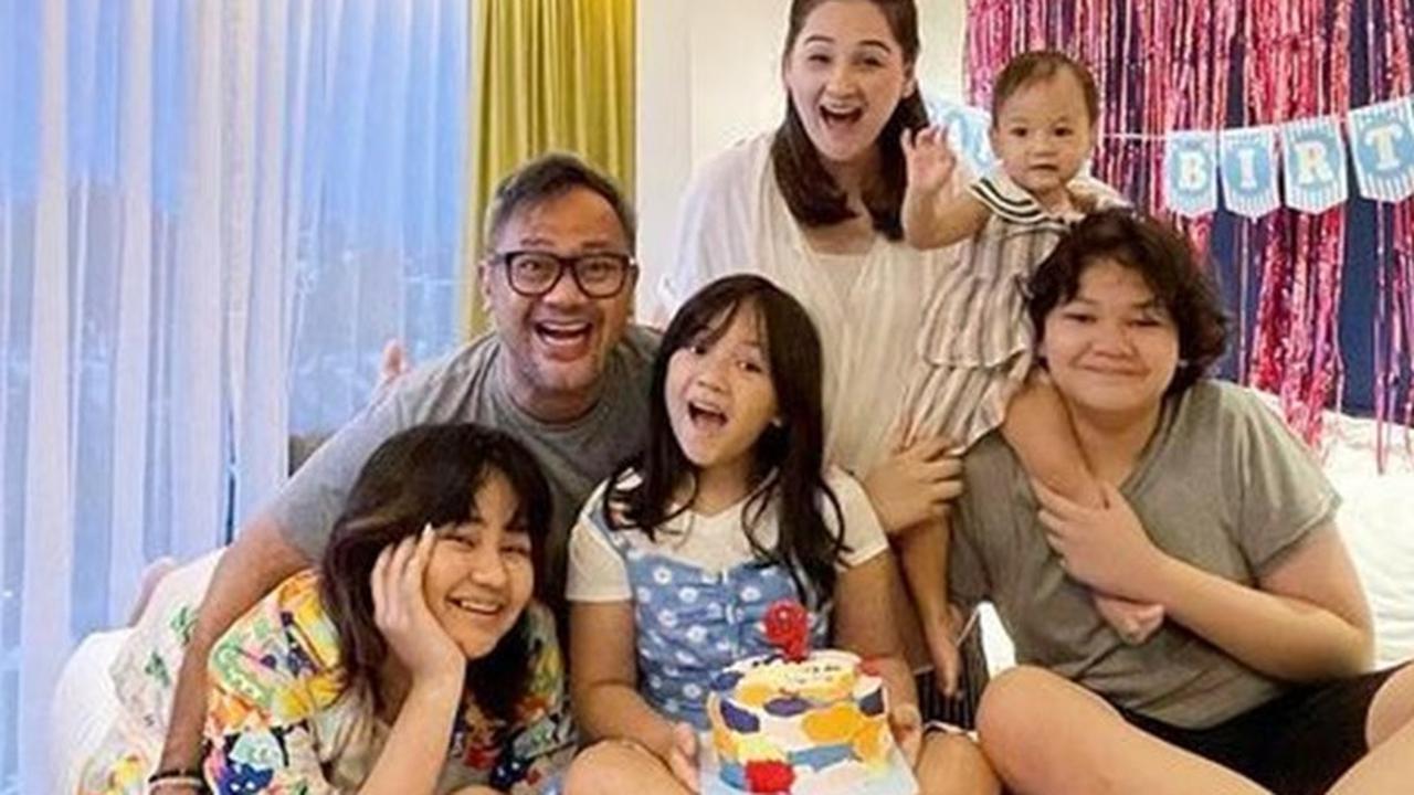 Ini Dia Sederet Tips Parenting Ala Mona Ratuliu, Tanamkan Rasa Percaya Diri pada Anak