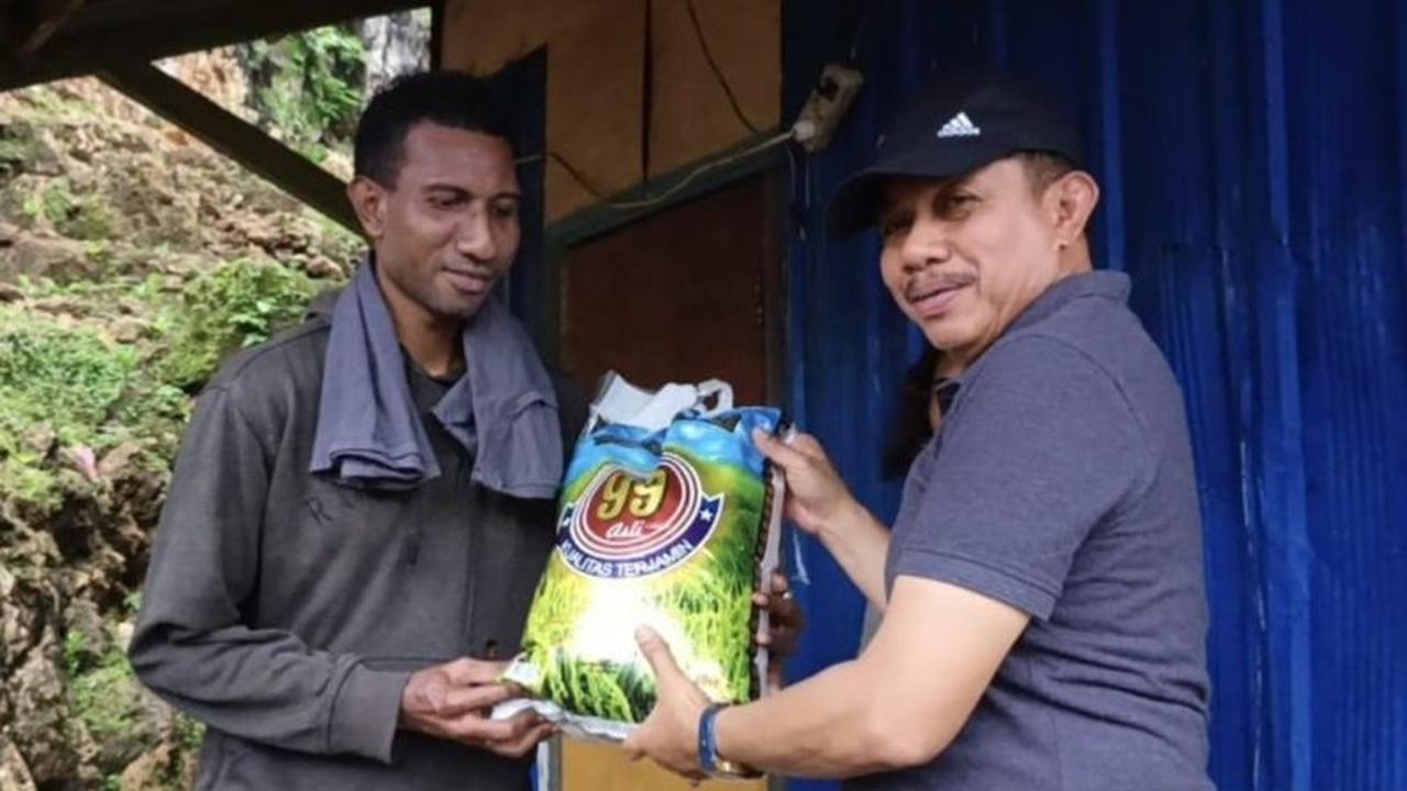Fakta Menarik: Wakil Wali Kota Jayapura Salurkan Bantuan Lansia dari Gaji Pribadi, Jangkau 12 Warga di Distrik Jayapura Selatan