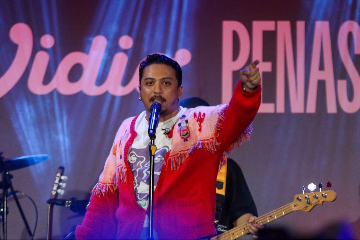 Penampilan Sal Priadi dan Bernadya di Video Penasaran 2025