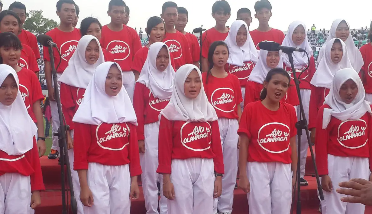 Paduan suara cilik saat memperingati Haornas 2017 di Magelang, (9/9/2017). Imam Nahrawi berharap Indonesia berjaya di Asian Games 2018. (Bola.com/Darojatun)
