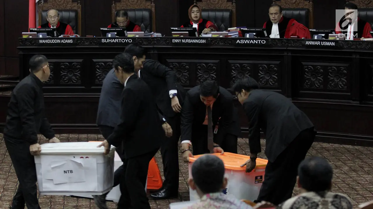 Penampakan Kontainer Barang Bukti di Sidang Sengketa Pilpres