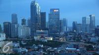 Pemandangan gedung-gedung bertingkat di Ibukota Jakarta, Sabtu (14/1). Hal tersebut tercermin dari perbaikan harga komoditas di pasar global. (Liputan6.com/Immanuel Antonius)