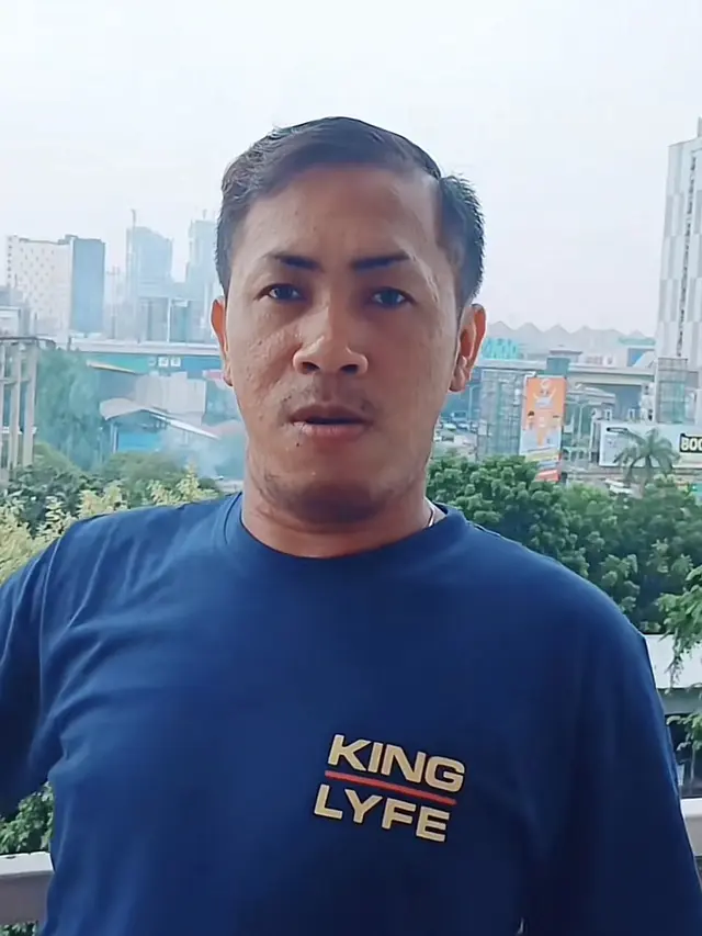 Yanto menjadi seorang pengangkut sampah, sumber TikTok: @huremariamm