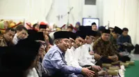 Wapres Jusuf Kalla saat buka puasa bersama Wakil Gubernur DKI terpilih Sandiaga Uno. (Liputan6.com/Putu Merta SP)