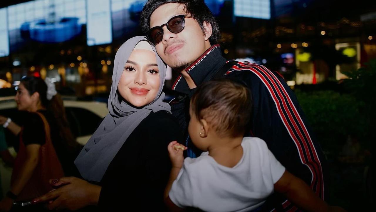 7 Gaya Aurel Hermansyah Selama Liburan di Thailand, Terlihat Kurusan - Tampil bak ABG Lagi
