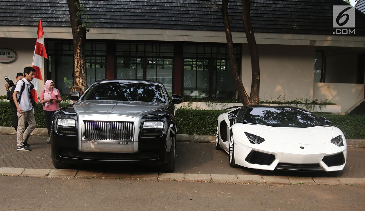 PHOTO Menunggak Pajak Petugas Sambangi Kediaman Raffi Ahmad