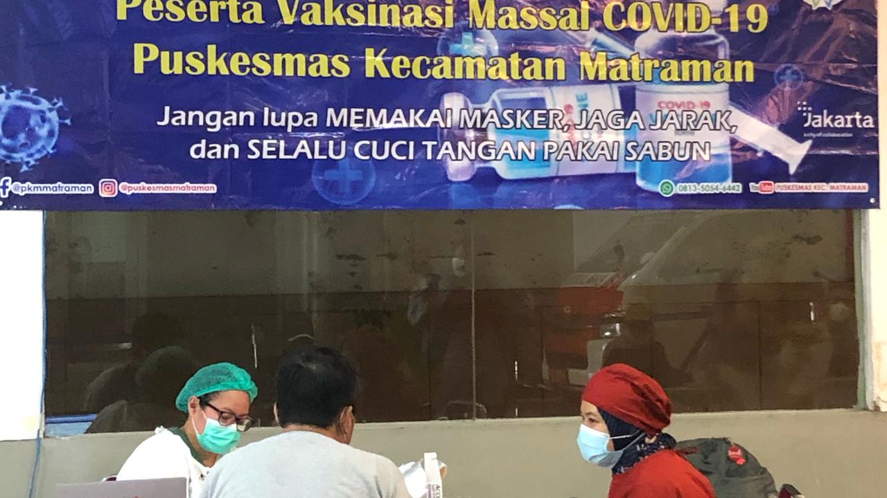 vaksinasi di Gramedia Matraman