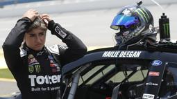 Dalam balapan superspeedway pertamanya musim lalu di Seri ARCA, Hailie Deegan berhasil finis di tempat kedua. (Foto: AP/John Bazemore)