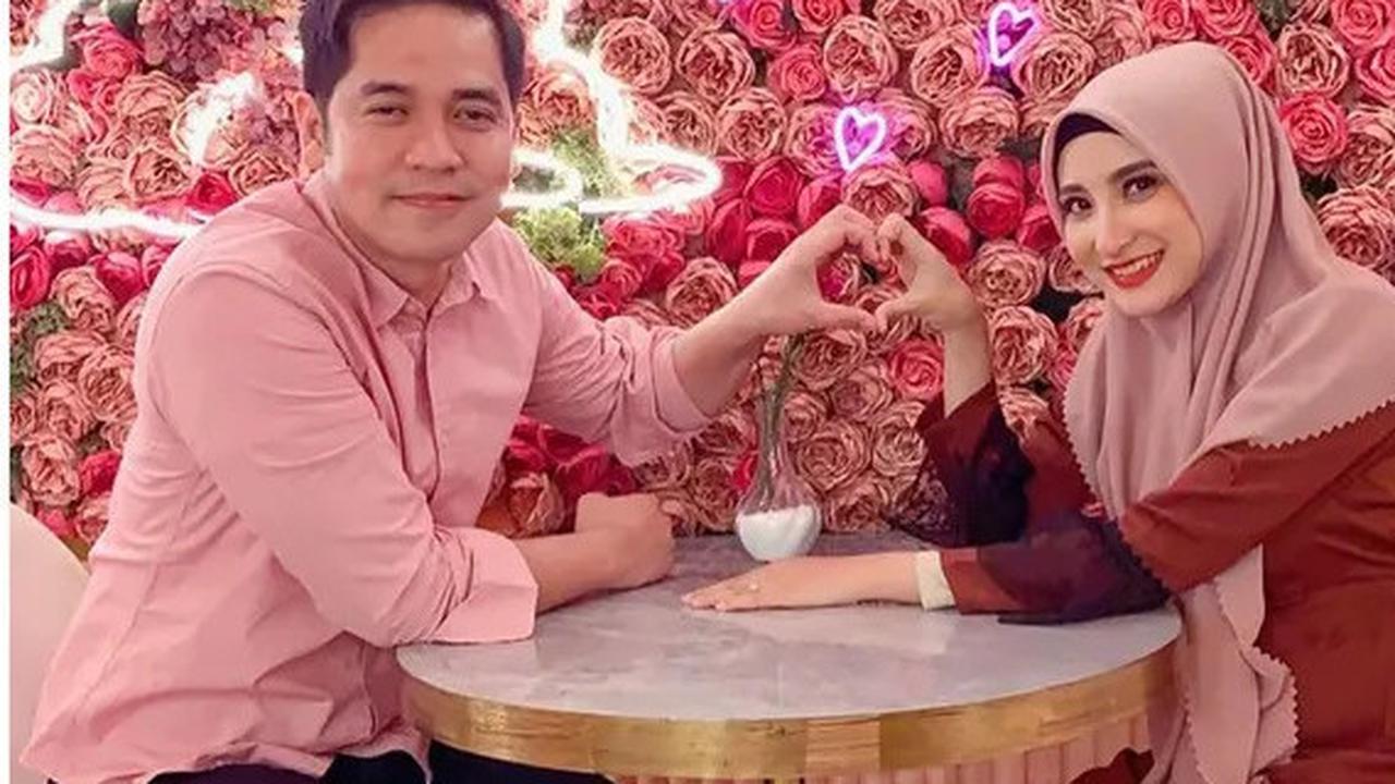 6 Potret Ricky Perdana dan Istri, Ceritakan Kondisi Anak Setelah Terjatuh dari Lantai 2