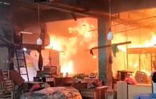 Ini Kronologi Awal 350 Kios Buah di Pasar Kramat Jati Terbakar