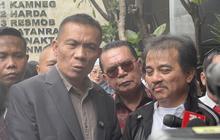 VIDEO: Kubu Roy Suryo Depan Polda Metro Jaya "ini Bukan Gelar Perkara, Kita Diadu Domba!"