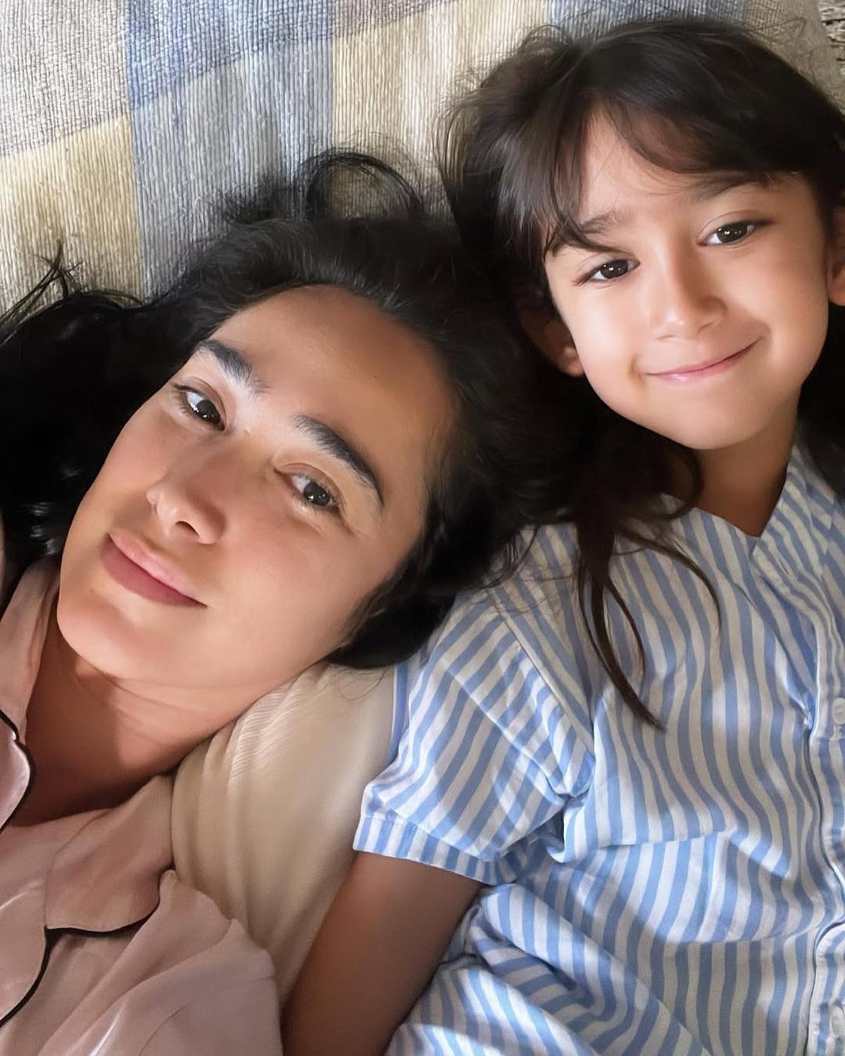 7 Potret Alexandra Gottardo Bareng Anak Perempuannya, Keduanya Punya Paras Mirip