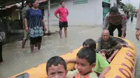 Banjir merendam 1400 rumah di Desa Wanakaya Kecamatan Gunung Jati Kabupaten Cirebon. (Liputan6.com / Panji Prayitno)