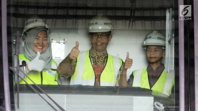 Ajak Anak, Anies Baswedan Jajal Kereta MRT di Depo Lebak Bulus