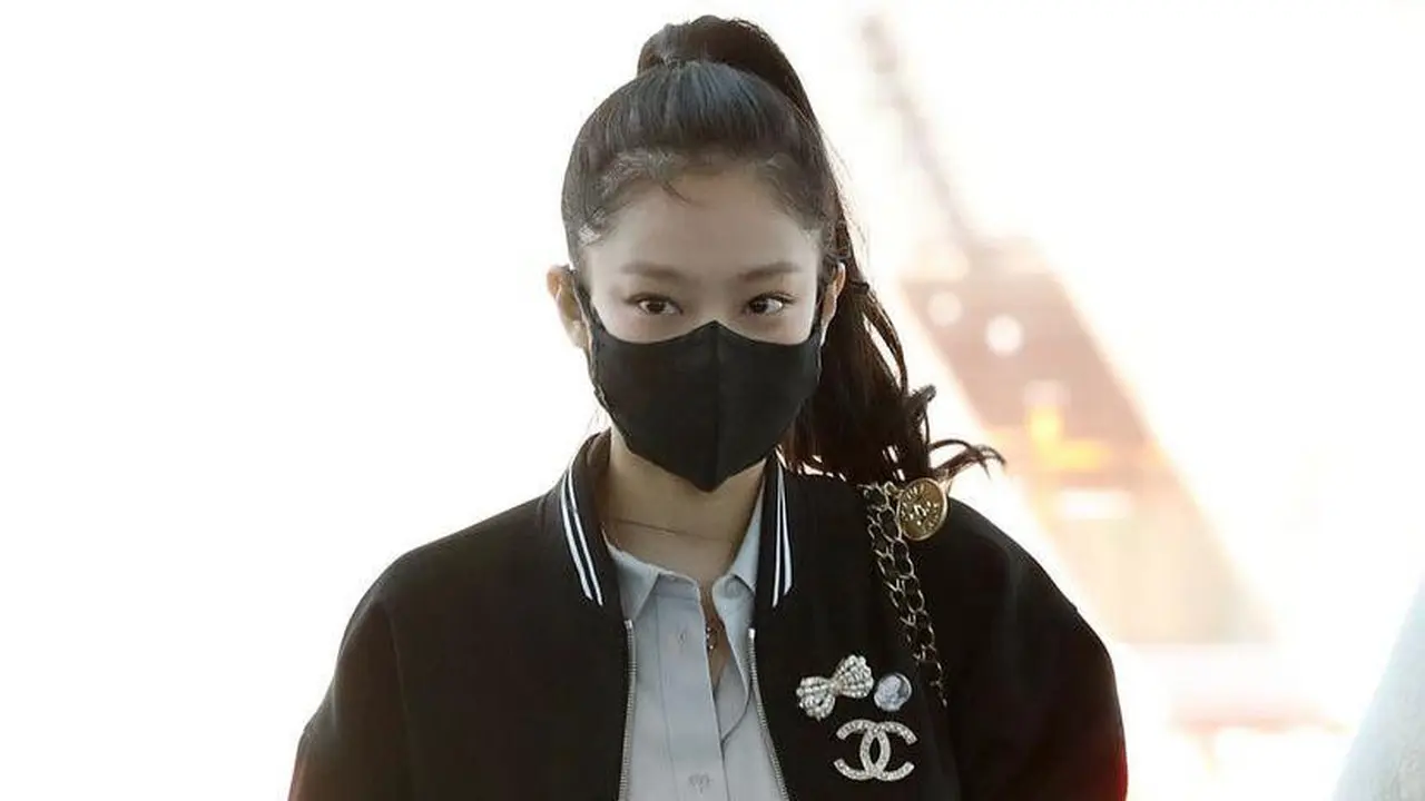 Berangkat ke Paris, Jennie BLACKPINK Pakai Outfit Nyaris Rp340 Juta