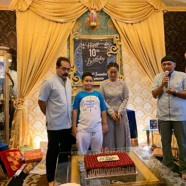 Potret Perayaan Ulang Tahun Sederhana Anak Inul Daratista