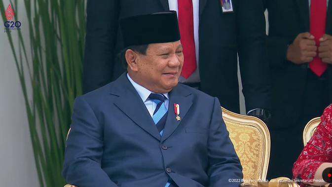 <p>Potret keakraban Menhan Prabowo Subianto dengan Presiden ke-5 RI Megawati Soekarnoputri saat menghadiri upacara HUT ke-77 RI. (Youtube Sekretariat Presiden)</p>