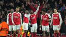 Pemain Arsenal merayakan gol yang dicetak oleh Noni Madueke dalam laga Liga Champions 2025/2026 melawan Bayern Munchen di Emirates Stadium, London, Rabu (26/11/2025) waktu setempat. (AP Photo/Kin Cheung)