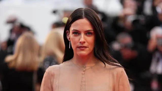Aturan Dress Code Cannes 2026 Terus Dilanggar, Terbaru Kristen Stewart dan Riley Keough