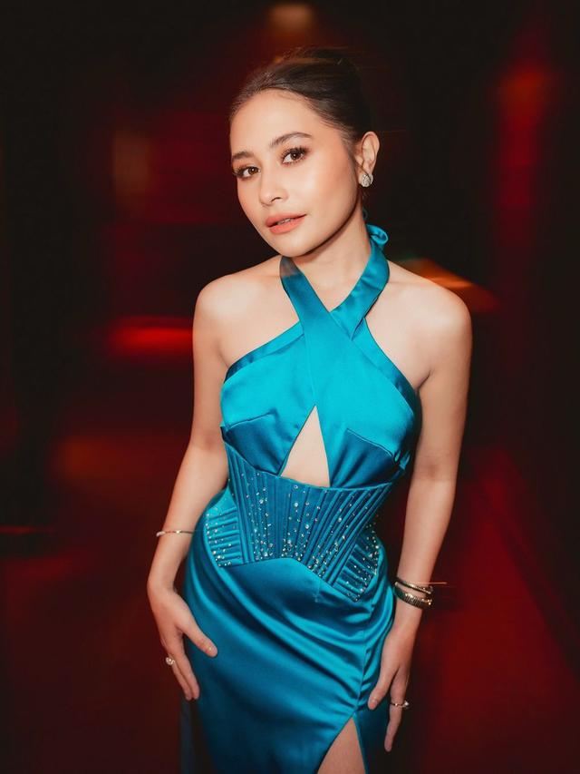 6 Potret Anggun Prilly Latuconsina di Premiere Film Terbaru, Tampil Percaya Diri dengan Tubuh yang Makin Ramping