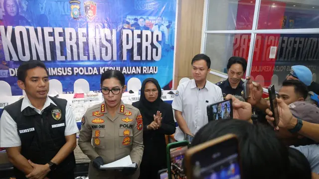 Koper Berisi Benur! Polisi Bongkar Modus Baru Penyelundupan Lobster via Batam