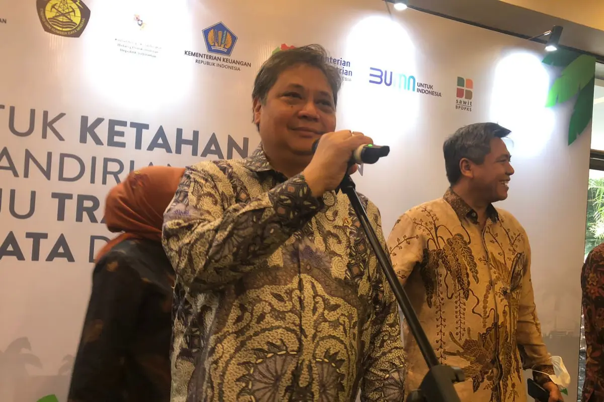 Menteri Koordinator Bidang Perekonomian Airlangga Hartarto dalam energy corner special B35 implementation, di Kantor Kementerian Perekonomian, Selasa (31/1/2023).