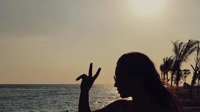 Tetap Pancarkan Pesona, Potret Foto Siluet 6 Aktris Indonesia Ini Indah Banget