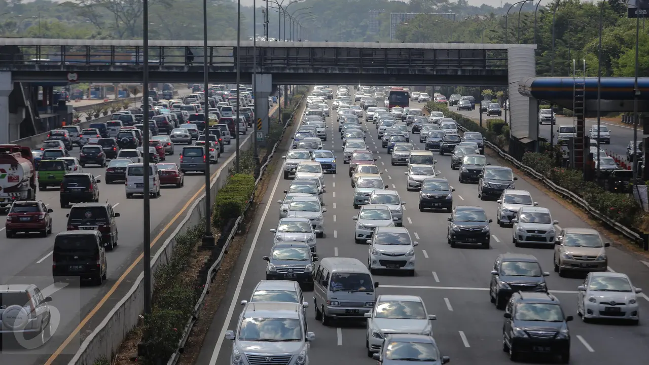 20150717-Suasana Tol Jagorawi Saat Lebaran-Jakarta