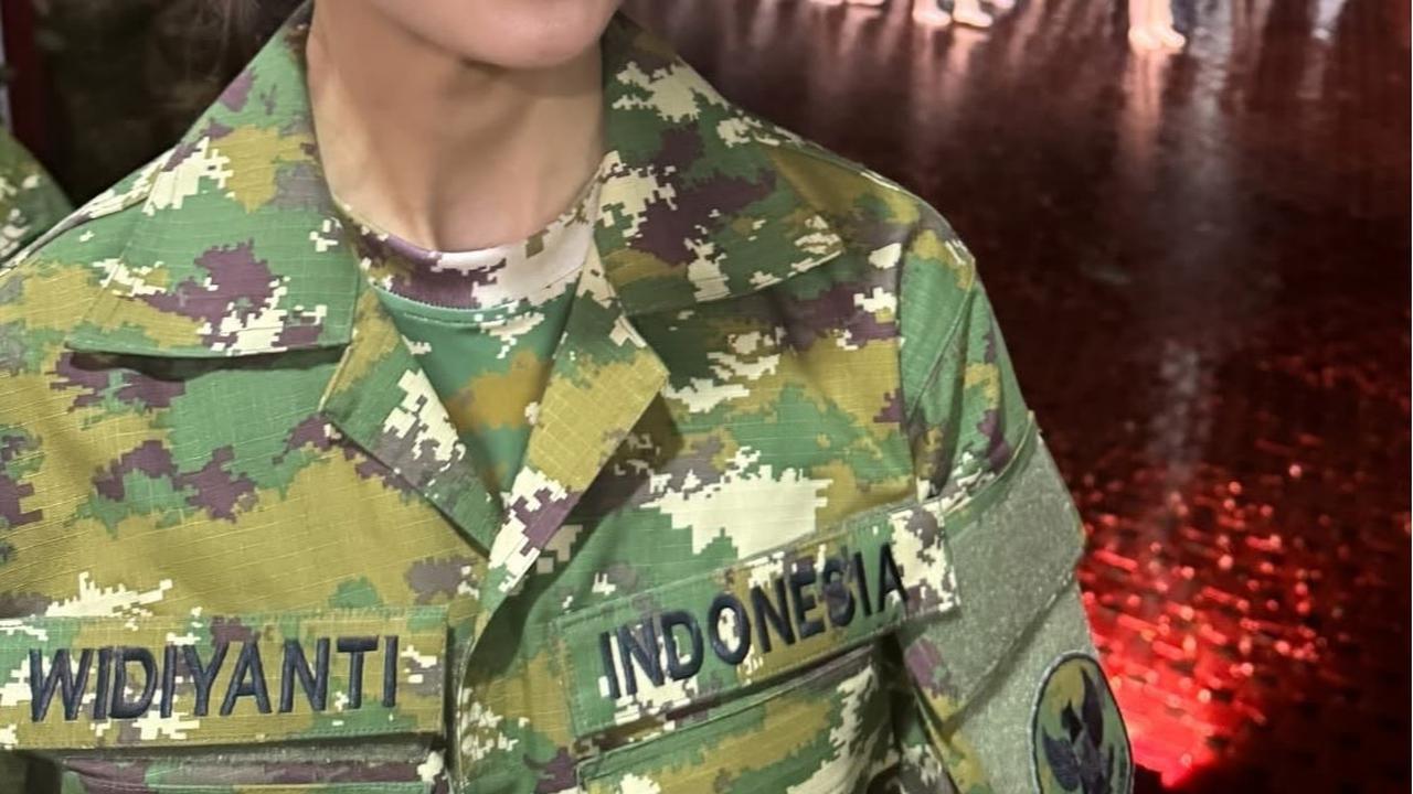Cantiknya Menpar Widiyanti Wardhana Pakai Baju Loreng Komcad saat Digembleng Prabowo di Akmil Magelang