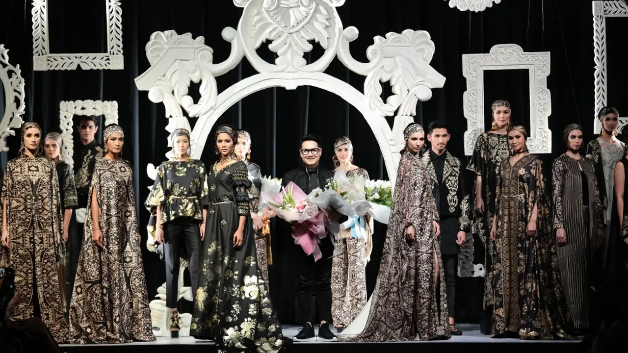 Kelana, Budaya dan Kain Indonesia dalam 50 Busana Denny Wirawan
