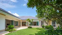 8 Contoh Rumah 1 Lantai Desain Klasik Modern yang Elegan dan Fungsional, Tren di 2026