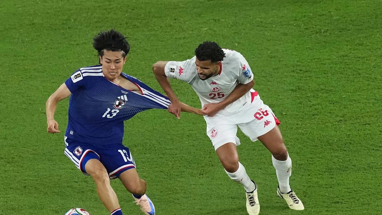 FOTO: Jepang Lolos ke 32 Besar Usai Hajar Tunisia