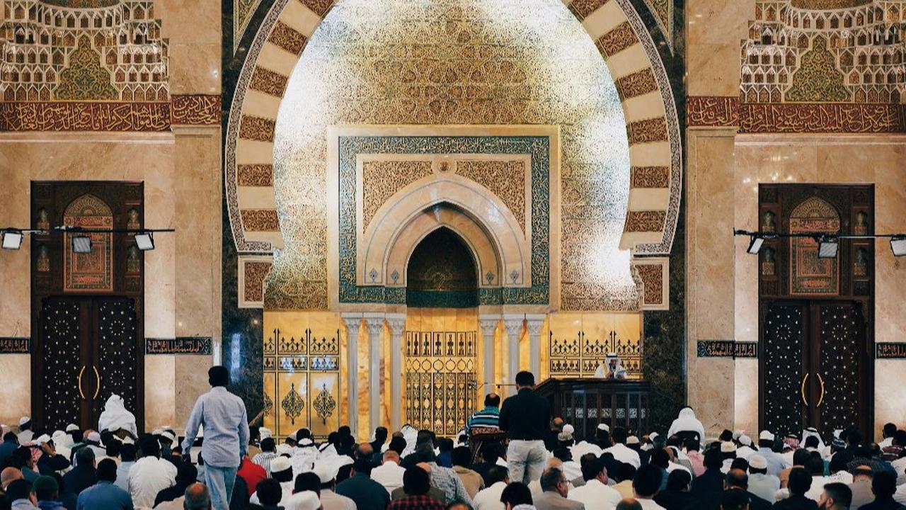 Apakah Salat Jumat Jadi Gugur karena Idul Adha Jatuh di Hari Jumat? ini Penjelasannya