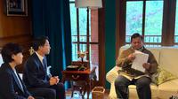 Presiden Republik Indonesia Prabowo Subianto menerima kunjungan kehormatan utusan khusus presiden Korea Selatan, yang dipimpin oleh Cho Jung-sik, anggota parlemen senior dari Partai Demokrat Korea pada Kamis (14/8/2025). (Dok. Kemlu)
&nbsp;