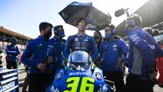 Joan Mir merupakan pembalap pertama Suzuki yang berhasil menjadi juara dunia pada era MotoGP, yaitu pada tahun 2020 lalu. Padahal, kala itu, Mir baru memasuki musim keduanya di pabrikan asal Jepang tersebut. Ia sukses meraih trofi usai mencatat sekali meraih kemenangan dan tujuh kali naik podium. (AFP/Patricia De Melo Moreira)