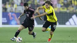 Sang megabintang, Lionel Messi, jadi pahlawan Inter Miami berkat dua gol yang diceploskan ke gawang Columbus di Stadion Lower.com. Sementara Luis Suarez menyumbang satu gol. (AP Photo/Jay LaPrete)