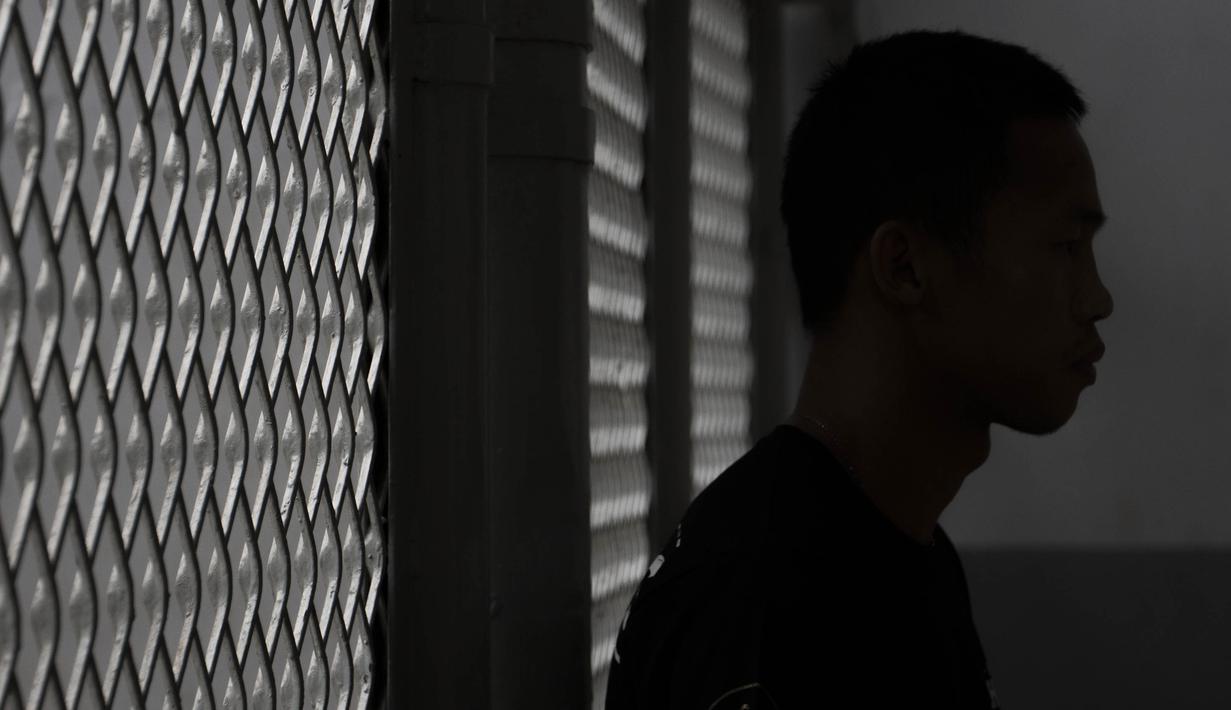 Siluet petinju Indonesia, Daud Yordan usai menjalani latihan di Pertina, Jakarta, Rabu (3/2/2016). (Bola.com/Vitalis Yogi Trisna)