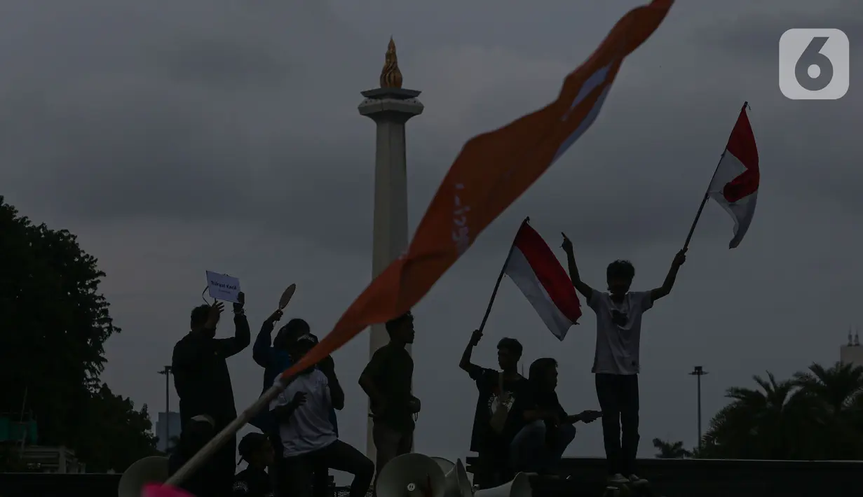Massa terdiri dari sejumlah ormas yang datang ke lokasi sekitar pukul 15.00 WIB. (Liputan6.com/Angga Yuniar)