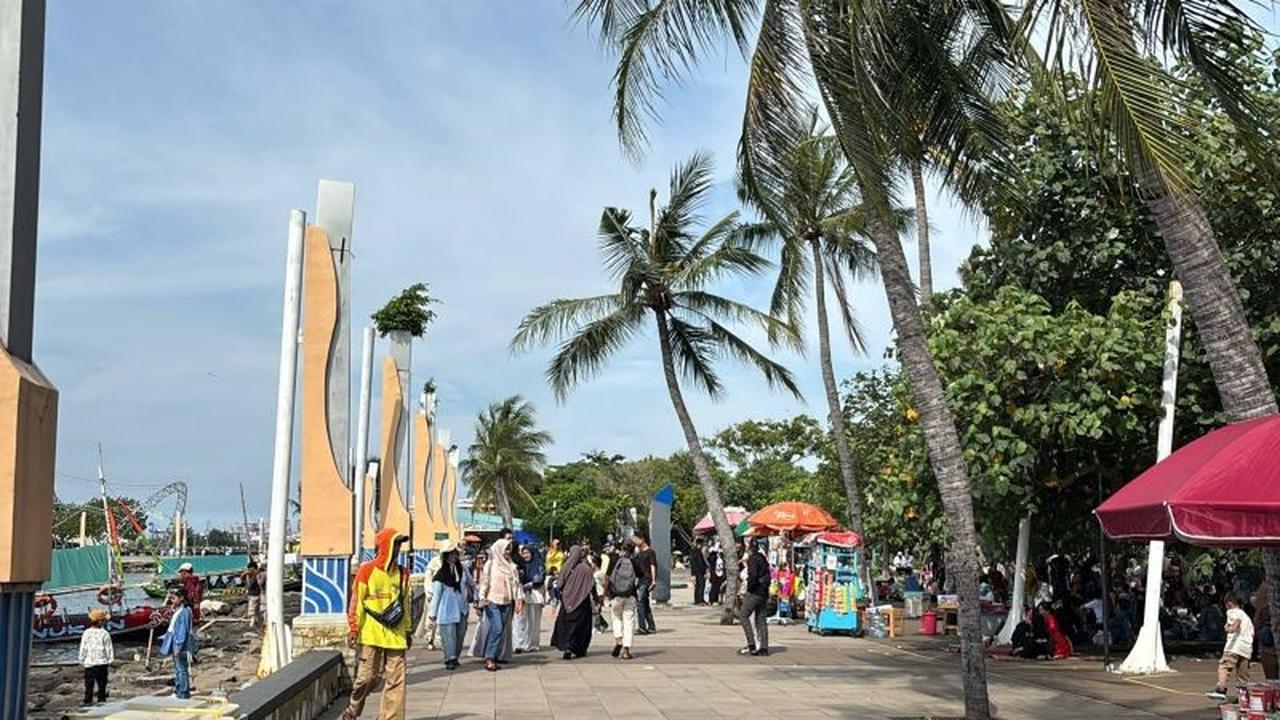 Puluhan Ribu Pengunjung Ancol Padati Kawasan Wisata H+1 Lebaran, Diprediksi Capai 70 Ribu